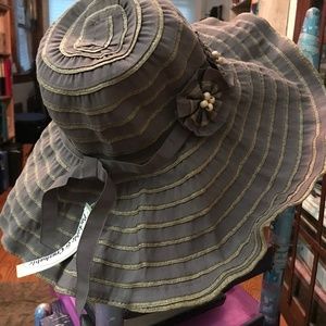 Packable, crushable sun hat